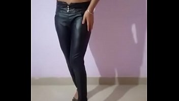 Preview 4 of Erou Fuck - Horny indian Girl Sapna Showing Her Tits