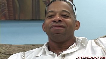 Preview 1 of Xxx Brothertube Movil Grat - Busty Mom gets the real Blackzilla