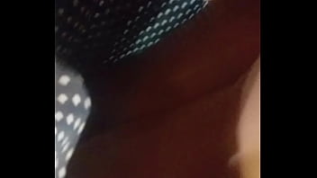 Preview 2 of Biack Friday - Espiando a una mujer gordita y muy sabrosa me ense&ntilde_a que trae debajo de la falda