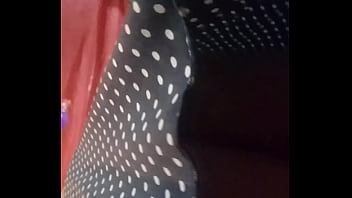 Preview 4 of Biack Friday - Espiando a una mujer gordita y muy sabrosa me ense&ntilde_a que trae debajo de la falda
