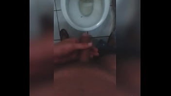 Preview 1 of Pepek Kakak Sedap - HOMEM MIJANDO