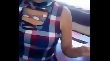 Preview 2 of Sany Renon - mexicana infiel mamando verga y cornudo le llama por celular