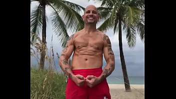 Preview 2 of New Sael - FLEXING AT THE BEACH