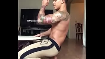 Preview 2 of Ethlopla Xxx Com - Homem rebolando gostoso