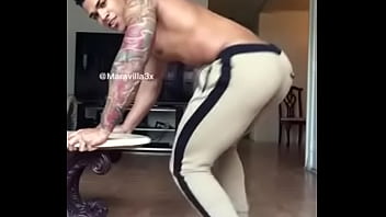 Preview 4 of Ethlopla Xxx Com - Homem rebolando gostoso