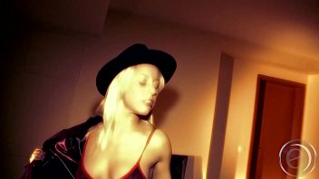 Preview 1 of Itil Montok - Nikki Thorne treibt es heimlich mit &auml_lteren .... Doublestone mu&szlig_ herhalten