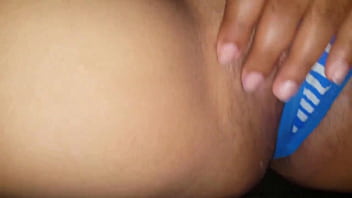 Preview 1 of Maxed Out 11 - Sexo increible mi padrastro entra a media noche y me destrosa el co&ntilde_o con su enorme polla negra se corrio encima de mi ,  me encanto