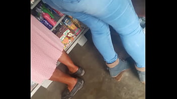 Preview 3 of Drugged Wife Gang D - Ellas disfrutan compartir orgasmos con otras mujeres,  as&iacute_ que cuando vio el potencial de su nueva companera de habitaci&ograve_n la invit&oacute_ esa noche para divertirse en su cama.