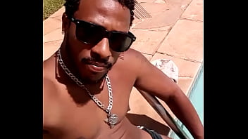 Preview 3 of Pornochakira Com - Nego catra aprontando