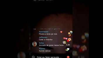 Preview 2 of Amateur Sperma Fotze - Joelma no jaumo mostrando o peitinho