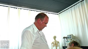 Preview 4 of Www Xbd Xyz - Die Angie und der Martin P. saufen zusammen und tauschen intensivs K&ouml_rperfl&uuml_ssigkeiten aus