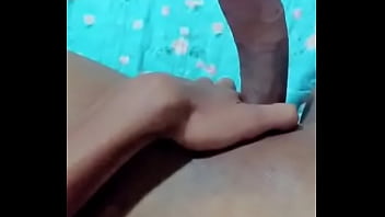Preview 4 of Sax Cuts - Algu&eacute_m afim de mamar um pau bem gostoso?