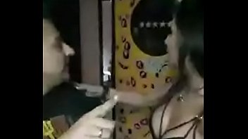 Preview 1 of Anak Sex Ibu China - aylen mostrando las tetas en publico