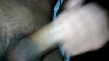 Preview 2 of Search Arab Bebe - garoto de pau grande gozando