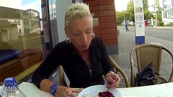 Preview 1 of Wwf Lana Fuck - Mandy Mistery geht gern in die Knie und bl&auml_st aus freien St&uuml_cken ..... dp