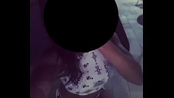 Preview 4 of While Poopubg - Beijo de JaquellineSantos para meus amigos do Xvideos. Instagram: @jaquesantosxv