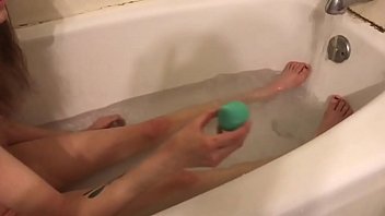 Preview 3 of 16 Teens Porn - pussy worship pissing and a bath with lil kittytheory