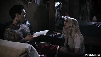 Preview 2 of Femme Mariee Chaude - Blonde petite stepsister teen banged by her stepbrother