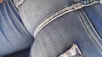 Preview 3 of Wood Jungle Sex - Buen culo en la calle en jeans