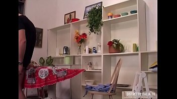 Preview 2 of Sunny Leone Hd Bf Vides - Mia moglie ripresa di nascosto mentre scopa come una cagna