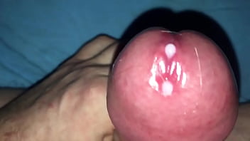 Preview 2 of Mom Son Vacation Large - Strikani dom&aacute_c&iacute_ honeni Handjob sperma