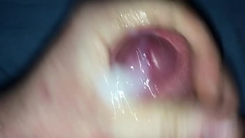 Preview 3 of Mom Son Vacation Large - Strikani dom&aacute_c&iacute_ honeni Handjob sperma