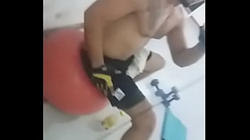 Preview 4 of My Hot Sister Is For Me - Joven gym gilmnacio chico caliente hot buena polla blanquito cuerpo body fit