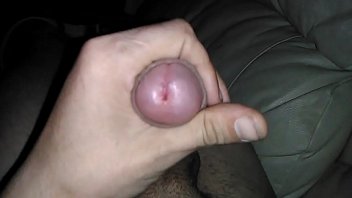 Preview 3 of Pied 1 - Fit boy jerking off in the morning