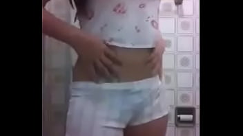 Preview 1 of Mooli Xx - Desnuda en el ba&ntilde_o Bagiolet Vazquez
