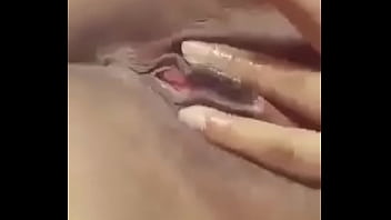 Preview 1 of Xvedeous - Manoseandose para ponerme hot