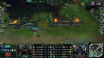 Preview 4 of Japanese Small In Bus - Kabum vs Supermassive MSI 2018