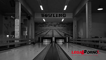 Preview 1 of Vmvwtfpkp - Lola Bulgari butthole bowling 6on1 DP SZ1793