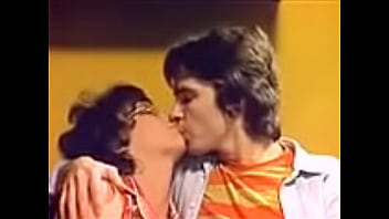 Preview 1 of Baap Aur Beti Ki Sexy - MUM CLOWS A YOUNG GUY