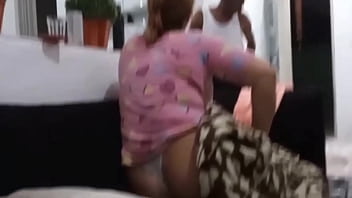 Preview 1 of Gents Lesbians Video - CHAMEI O CARA PRA FAZER UM ORCAMENTO E RECEBI ELE DE CALCINHA