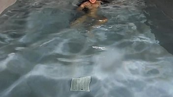 Preview 2 of Panterra Xxx Bbw - VRpussyVision.com - At night horny in swimmingpool