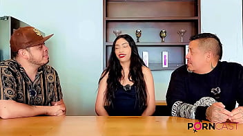 Preview 3 of Hot Cleavage Cumshot - Cirse Flores Revela la Verdad del Sexo y el Porno: Aventuras,  Problemas y Mentiras Desnudas | Porncast