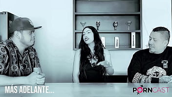 Preview 1 of Hot Cleavage Cumshot - Cirse Flores Revela la Verdad del Sexo y el Porno: Aventuras,  Problemas y Mentiras Desnudas | Porncast