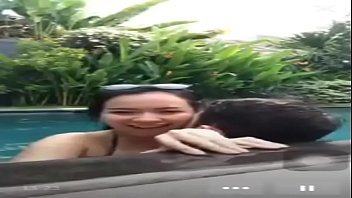 Preview 3 of Xnxbf F - Indonesian fuck in pool during live
