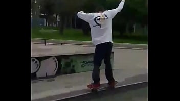 Preview 3 of German Online Marin Omi - Fudendo esse skate com a gloria de satan