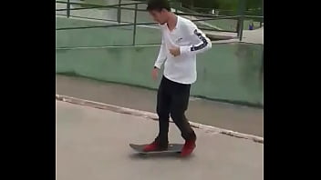Preview 4 of German Online Marin Omi - Fudendo esse skate com a gloria de satan