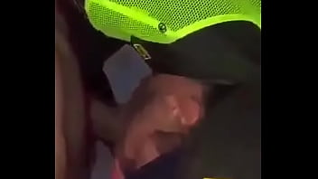 Preview 4 of Hd Bf Doload - POLICIA MAMANDO DOS VERGAS