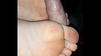 Preview 2 of Pasinjhr Duhs - homemade bare footjob with big cumshot