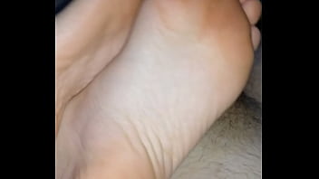Preview 1 of Pasinjhr Duhs - homemade bare footjob with big cumshot
