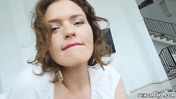 Preview 2 of Tante Butt Sex - Krissy Lynn show her rounded tits and juicy pussy