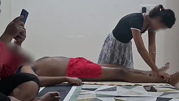 Preview 4 of Rone Wali Chudai Girl - Happy ending hot massage infront of step sister
