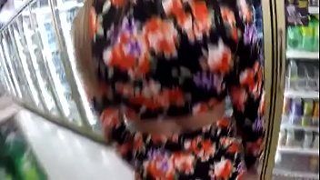 Preview 1 of Rape Vicki Chase - BROOKLYN MONTRE SES SEINS DANS UNE &Eacute_CHOPPE