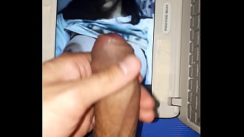 Preview 1 of Porno Femme Ans Cheval - Bigcockgirls123 - Tributo - Le ba&ntilde_o de leche en ese cuerpito hot