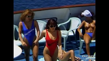Preview 1 of Jiska Chut Se Blood Nikalne Wali - Vivienne &amp_ Gloria Green,  Vintage Lesbians