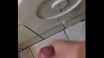 Preview 1 of Sir Fuck Video - Joven de 19 a&ntilde_os sin tocarse por 2 meses se viene despu&eacute_s de una masturbada.