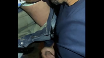 Preview 4 of Teen Gangbang Cum Swallow - Coroa me pagou cinquenta reais para chupar seu pau,  pelo video eu faria de gra&ccedil_a,  afinal conte&uacute_do,  por&eacute_m aceitei e a pica dele era muito dura e grossa,  logo ele gozou.